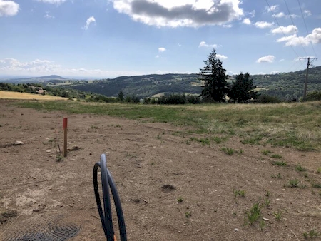 Terrain à bâtir situé à Preaux