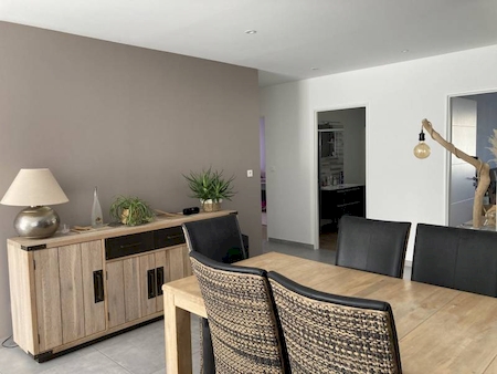 Maison de 2021 de plain-pied avec 3 chambres et garage double à DAVEZIEUX