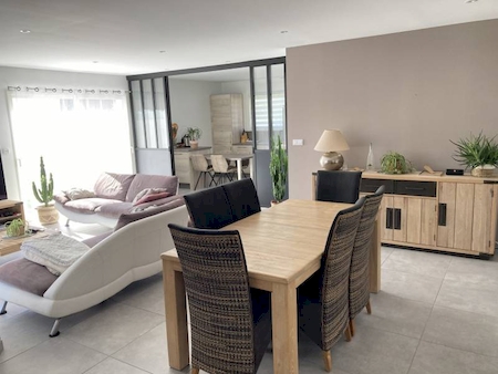 Maison de 2021 de plain-pied avec 3 chambres et garage double à DAVEZIEUX