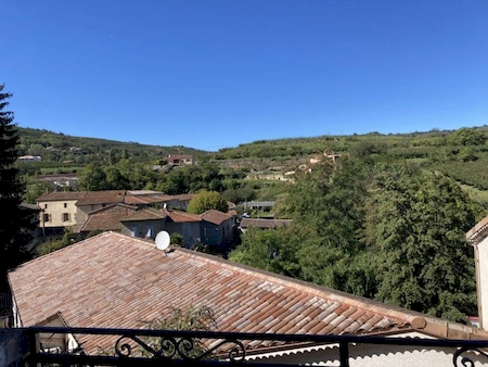 VALLEE DU RHONE - MAISON DE VILLAGE AVEC 4 CHAMBRES-GARAGE-TERRASSE