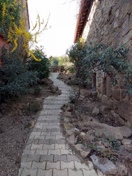 Maison familiale en pierre avec piscine à Quintenas