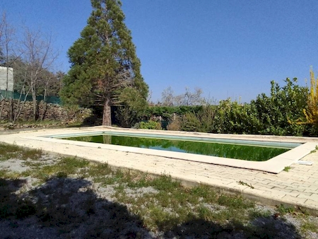 Maison familiale en pierre avec piscine à Quintenas