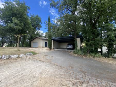 Proximité du golf de Gourdan – Superbe propriété 247m² avec parc paysager et piscine à Saint Clair