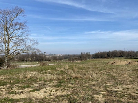 SAINT-CYR - TERRAIN DE 667 M² EN LOTISSEMENT - PROCHE VILLAGE