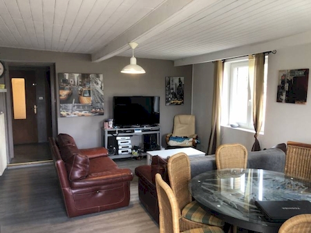 Maison familiale 6 chambres à ST ETIENNE DE VALOUX