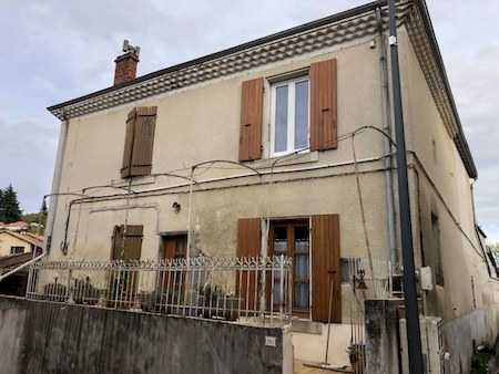 Maison familiale 6 chambres à ST ETIENNE DE VALOUX