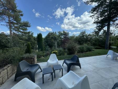 Proximité du golf de Gourdan – Superbe propriété 247m² avec parc paysager et piscine à Saint Clair