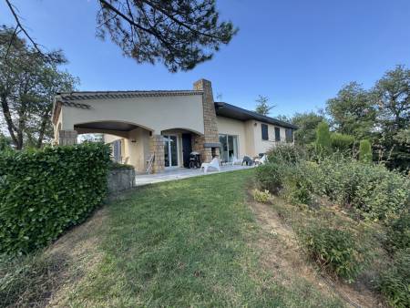 Proximité du golf de Gourdan – Superbe propriété 247m² avec parc paysager et piscine à Saint Clair