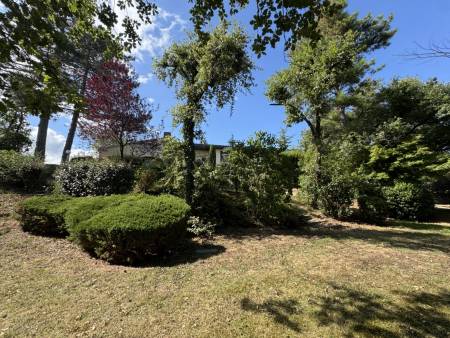 Proximité du golf de Gourdan – Superbe propriété 247m² avec parc paysager et piscine à Saint Clair