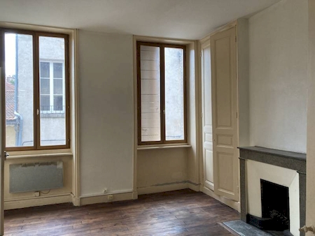 ANNONAY - Immeuble proche de la place des Cordeliers