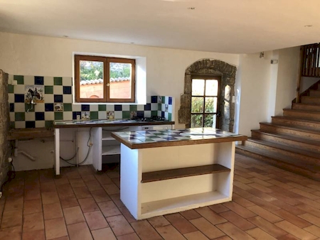 Maison familiale en pierre avec piscine à Quintenas