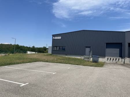 Local Commercial 600m² à DAVEZIEUX