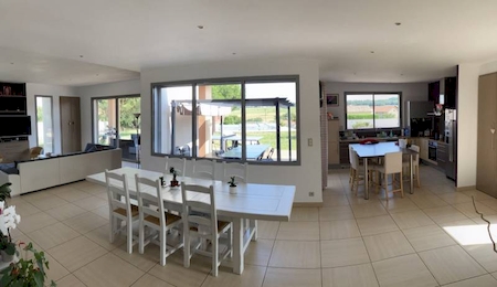 St Alban d'Ay, villa plain pied de 200m² avec piscine