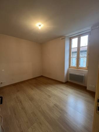 APPARTEMENT T3 dans le centre de BOULIEU