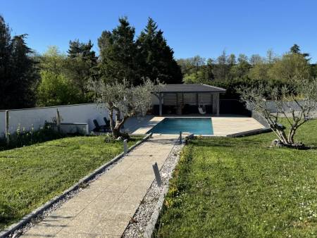 Villa T5 avec piscine à ANNEYRON