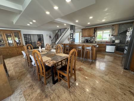 Villa T5 avec piscine à ANNEYRON