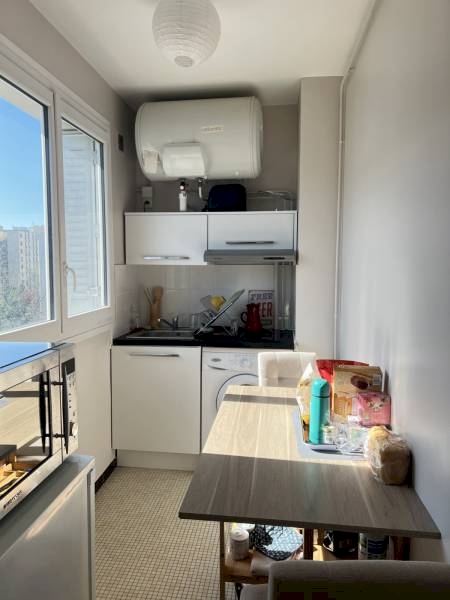 STUDIO 27M² - BALCON ET PARKING - EN PLEIN COEUR DE LYON 7