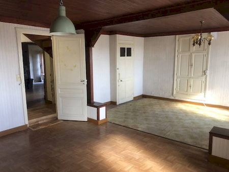 MAISON EN PIERRE AVEC DEPENDANCES ET TERRAIN A ECLASSAN