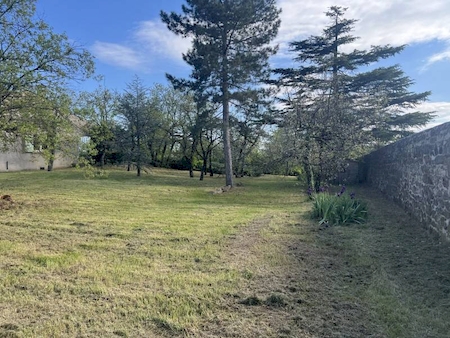 DAVEZIEUX - maison traditionnelle avec sous-sol complet sur 4869 m² de terrain