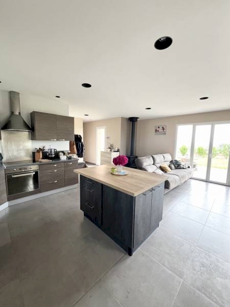 Maison d'habitation avec sous sol 4 pièces 90m² avec terrain de 1000m²