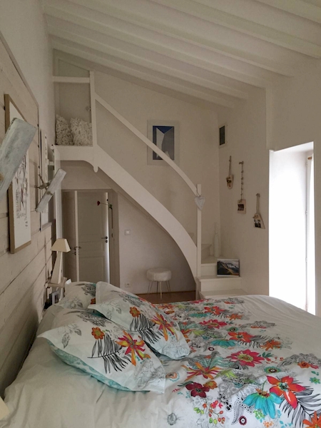 MAISON EN PIERRE 6 DAVEZIEUX AVEC PISCINE