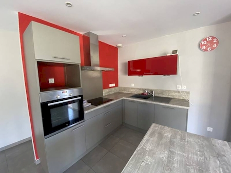 VALLEE DU RHONE - MAISON PP AVEC PISCINE - 3 CHAMBRES + BUREAU