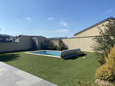 VALLEE DU RHONE - MAISON PP AVEC PISCINE - 3 CHAMBRES + BUREAU