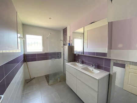 VALLEE DU RHONE - MAISON PP AVEC PISCINE - 3 CHAMBRES + BUREAU