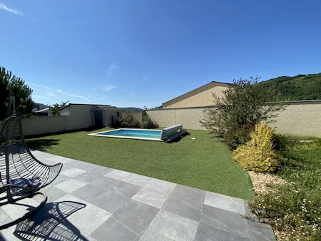 VALLEE DU RHONE - MAISON PP AVEC PISCINE - 3 CHAMBRES + BUREAU