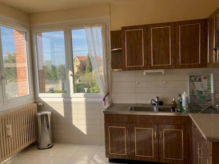 ANNONAY - QUARTIER ECOLE - 2 GRANDS GARAGES - MAISON AVEC 1123M² DE TERRAIN