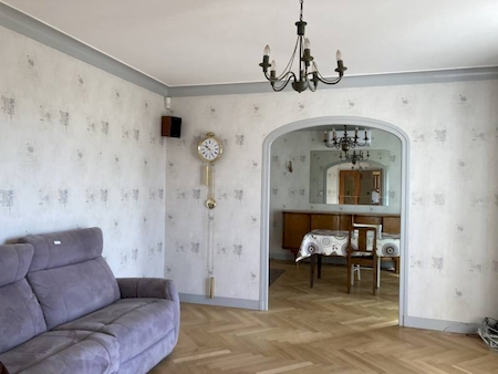 ANNONAY - QUARTIER ECOLE - 2 GRANDS GARAGES - MAISON AVEC 1123M² DE TERRAIN