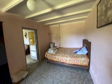 SATILLIEU- MAISON A RENOVER AVEC DEPENDANCE