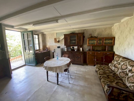 SATILLIEU- MAISON A RENOVER AVEC DEPENDANCE