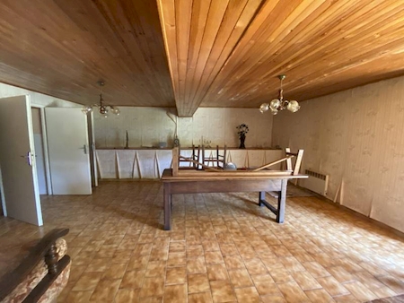 SATILLIEU- MAISON A RENOVER AVEC DEPENDANCE