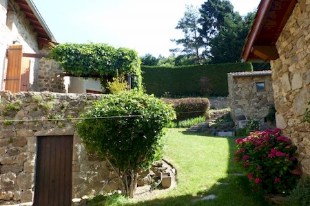 MAISON DE HAMEAU MITOYENNE EN PIERRE