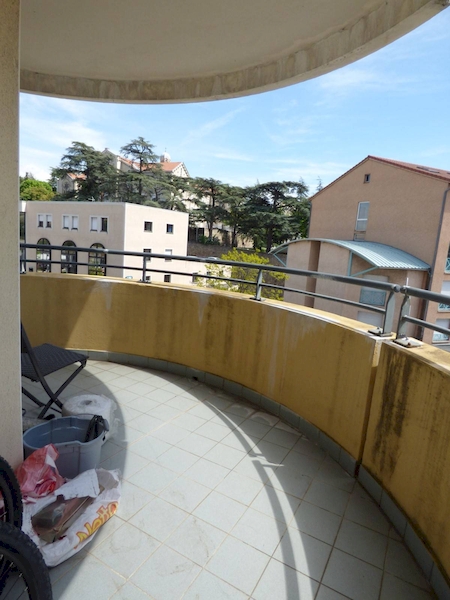 Appartement avec balcon et ascenseur - Résidence sécurisée