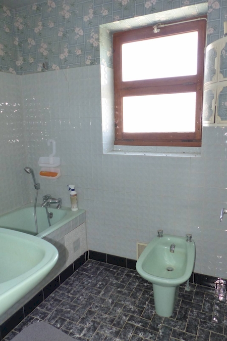BATISSE EN PIERRE SATILLIEU IDEAL POUR UN GITE