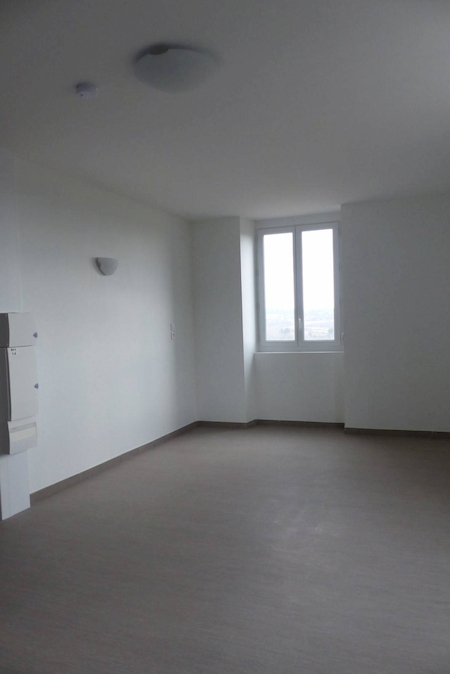 Location Studio T1 ANNONAY dans un cadre de verdure