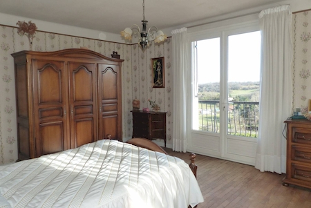 Maison d'architecte 10 ROIFFIEUX 4 729 m² de terrain avec piscine