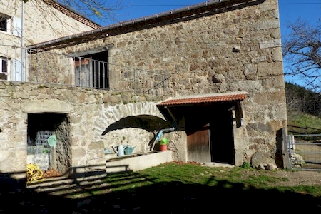 Propriété avec gites en Ardèche verte