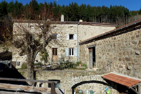 Propriété avec gites en Ardèche verte