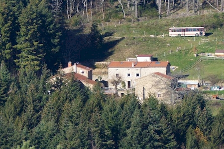 Propriété avec gites en Ardèche verte