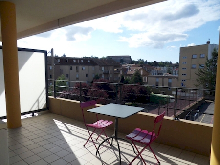 vue dégagée sur annonay très lumineux ensoleillé