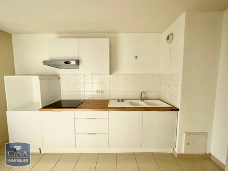 Appartement rénové T3 de 64m² avec balcon et parking - ANNONAY