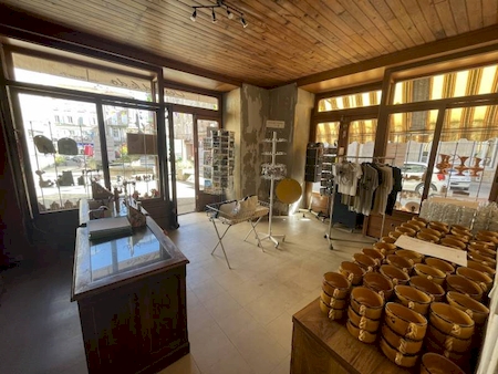 MAISON DE VILLAGE - LOCAL COMMERCIAL A LALOUVESC