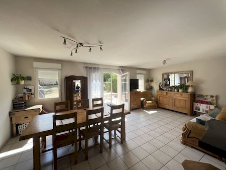 MAISON 85M² AVEC TERRAIN DE 260M² ATTENANT.