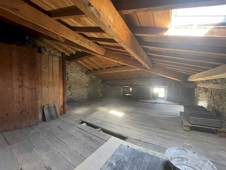 MAISON DE VILLAGE - LOCAL COMMERCIAL A LALOUVESC
