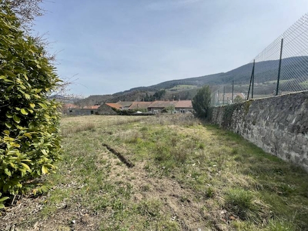 Terrain de loisir avec Cabanon aménagé à Villevocance