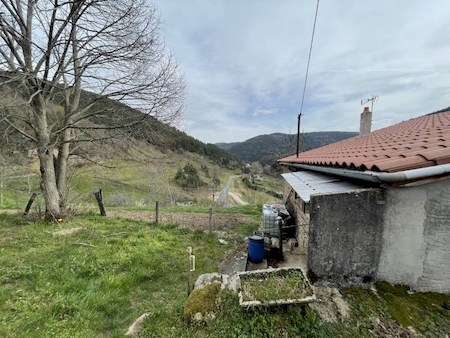 Maison en pierre 85m² avec terrain 7000m² BOURG-ARGENTAL