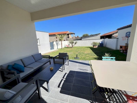 Maison de 2021 de plain-pied avec 3 chambres et garage double à DAVEZIEUX